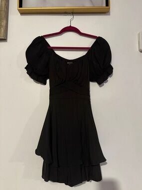 Versona Black Puff-Sleeve Mini Dress